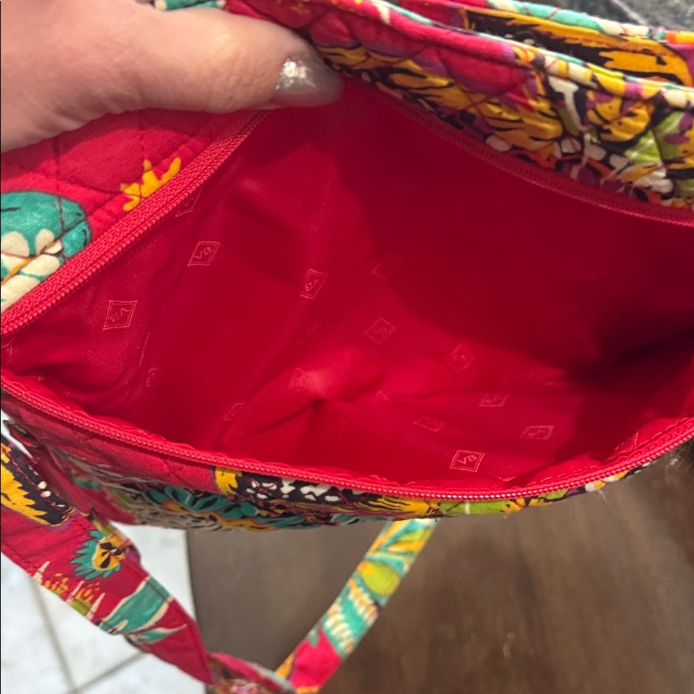 Vera Bradley Hot Pink quilted crossbody bag - Picture 5 of 6